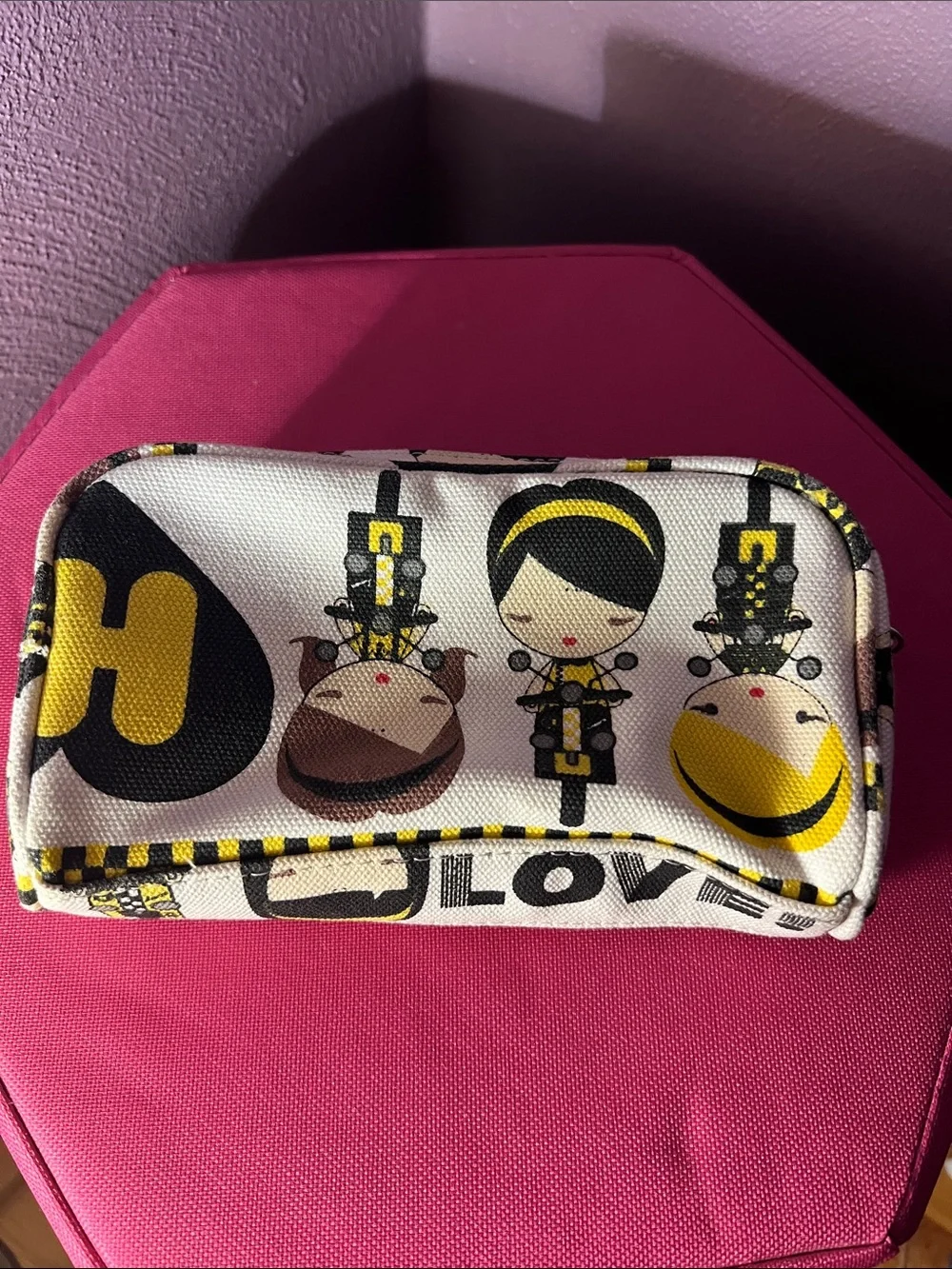 Harajuku Lovers Cosmetic Pouch in White and Yellow Dolls